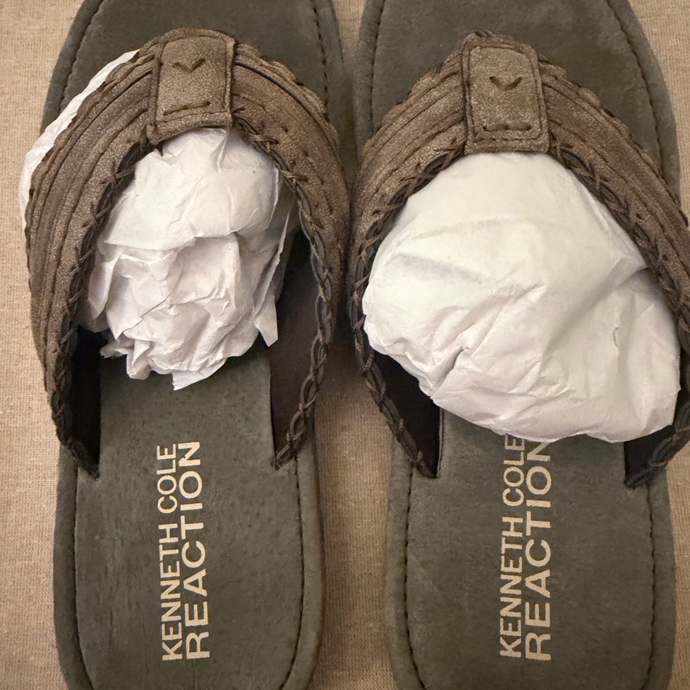 Kenneth Cole Reaction gray mixed suede sandals
